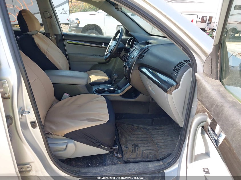 Фото 5 - KIA SORENTO