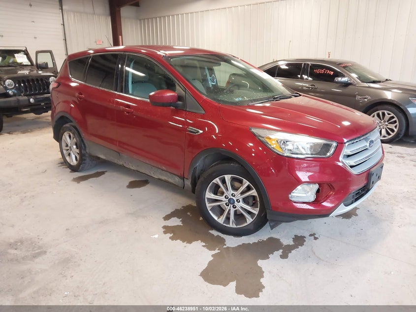 Vin: 1fmcu0gd3huc42193, lot: 46738945, ford escape se 20171