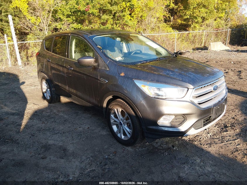 Vin: 1fmcu9gd3kua27893, lot: 46738979, ford escape se 20191