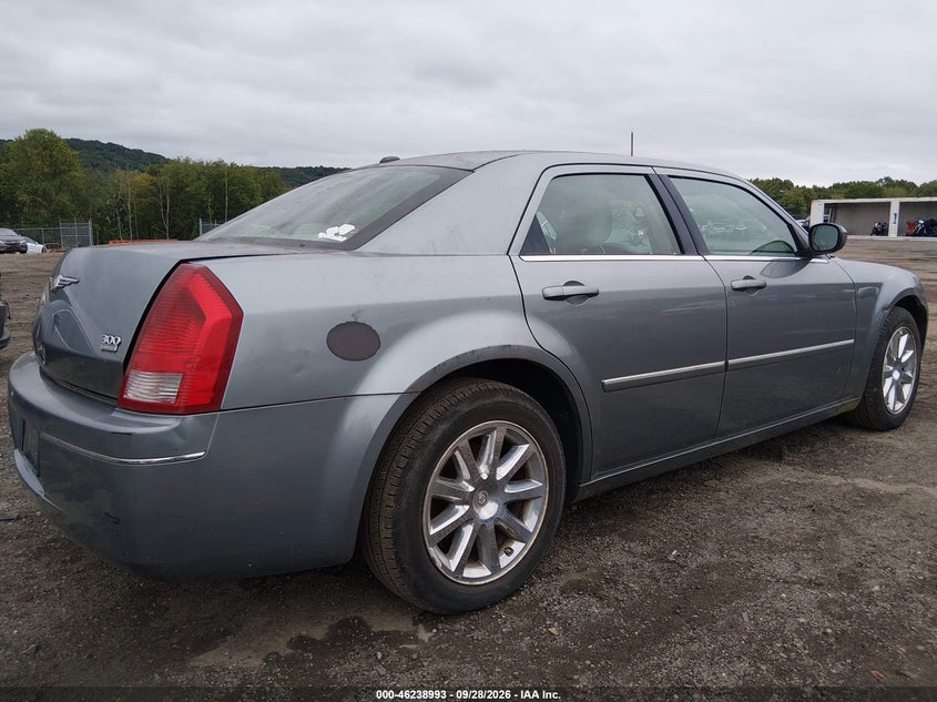 Фото 4 - CHRYSLER 300
