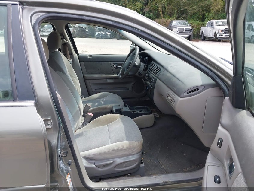 2002 FORD TAURUS auction photo 5