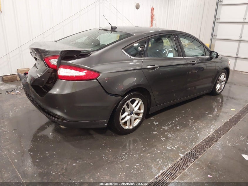 2016 FORD FUSION SE · Фото 4