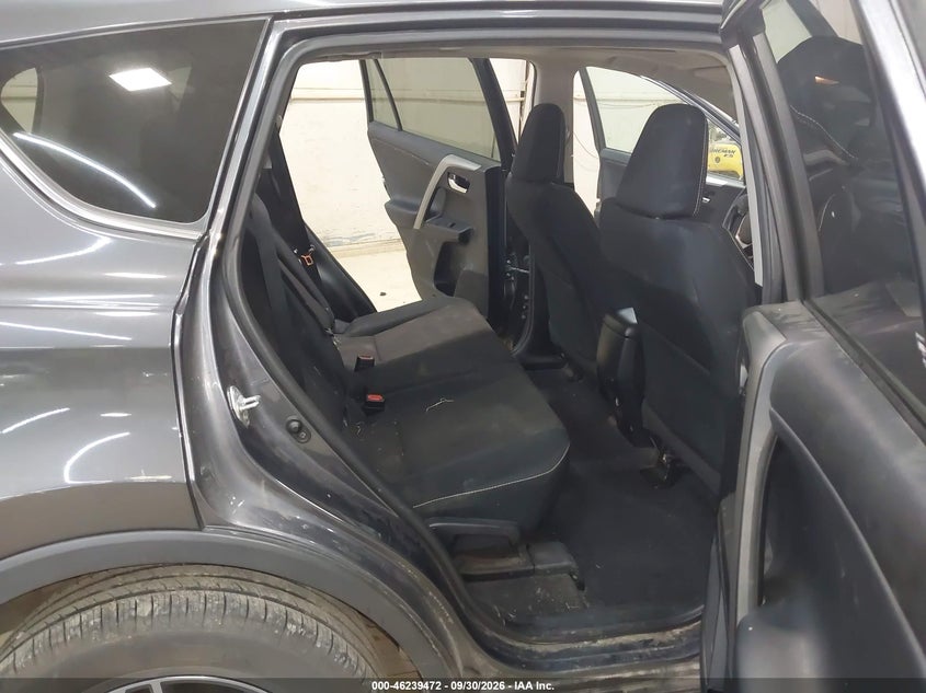 TOYOTA RAV4 - zdjęcie 8