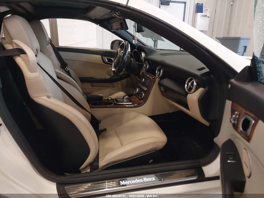 MERCEDES-BENZ SLC 300 - zdjęcie 5