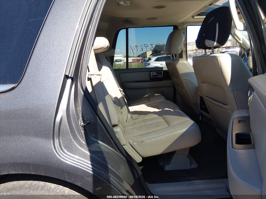 2015 LINCOLN NAVIGATOR · Фото 8