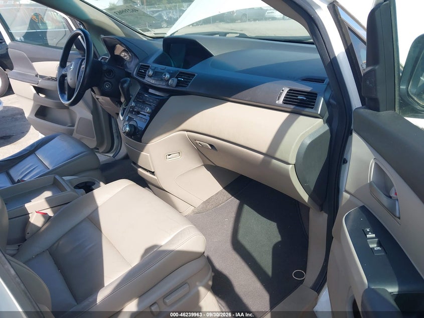 2011 HONDA ODYSSEY auction photo 5