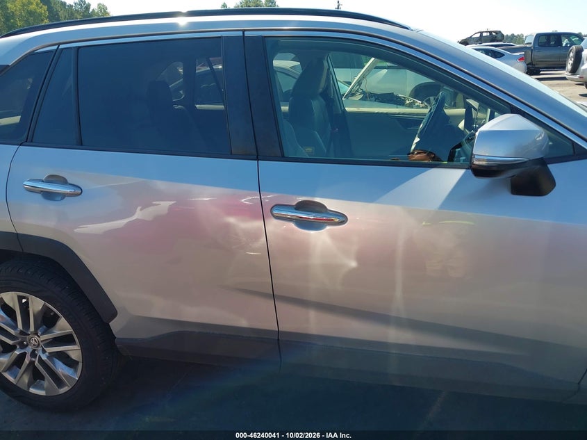 TOYOTA RAV4 - zdjęcie 14