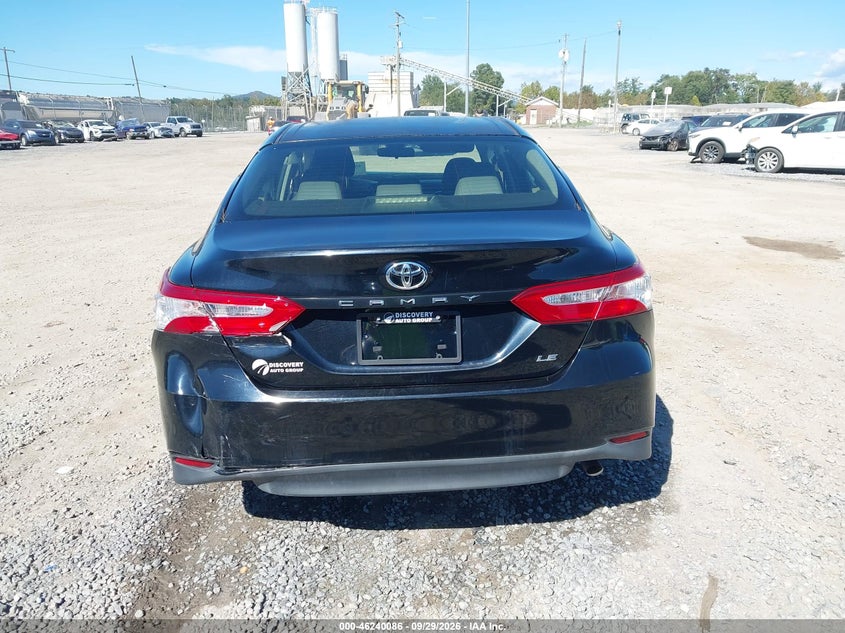 TOYOTA CAMRY - zdjęcie 16