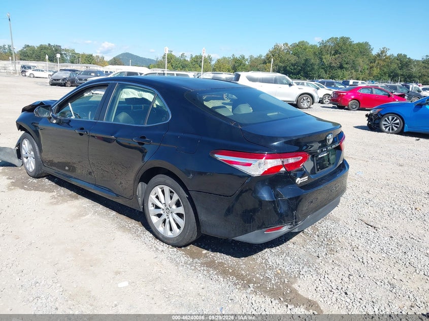 TOYOTA CAMRY - zdjęcie 3