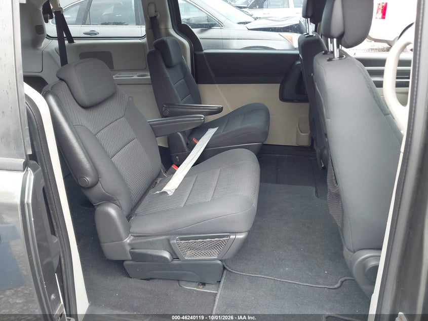 DODGE GRAND CARAVAN 2010 VIN 2D4RN4DE0AR453597
