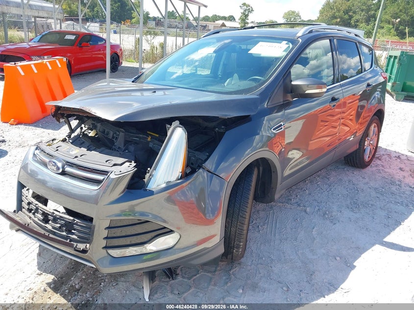 2015 Ford Escape Titanium, Right Front, IAAI, VIN 1FMCU9J91FUA74592 — photo 2