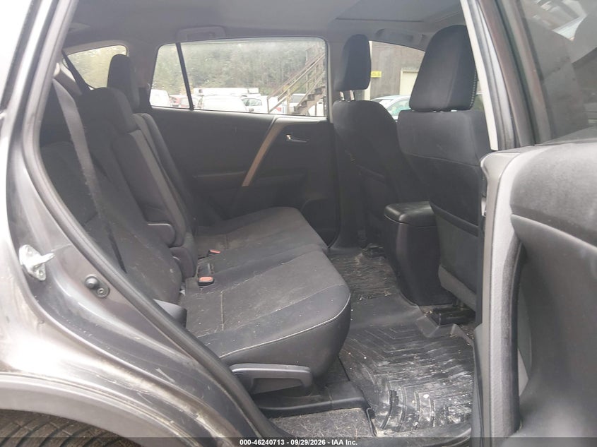 TOYOTA RAV4 - zdjęcie 8