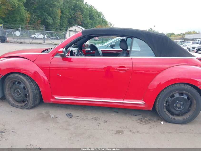 2013 VOLKSWAGEN BEETLE 2.5L · Фото 14