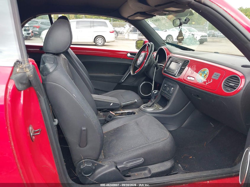 2013 VOLKSWAGEN BEETLE 2.5L · Фото 5