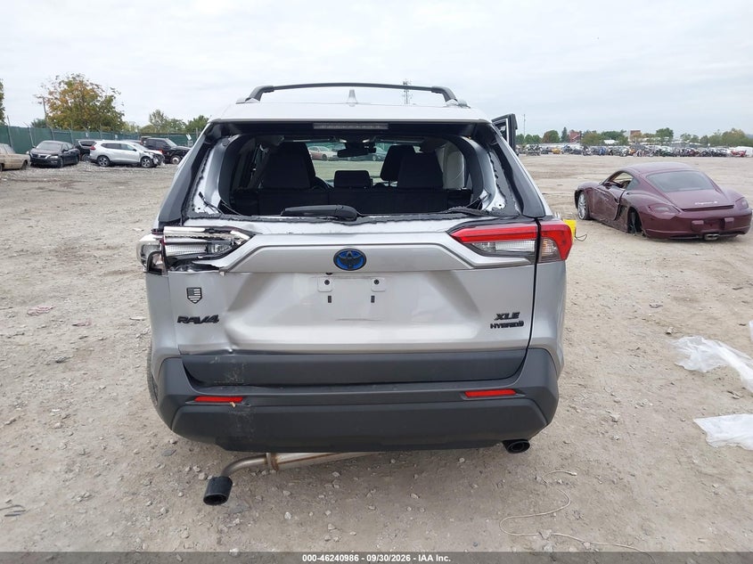 TOYOTA RAV4 HYBRID - zdjęcie 16