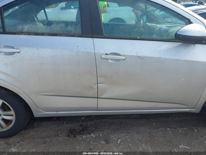 2012 CHEVROLET SONIC auction photo 6