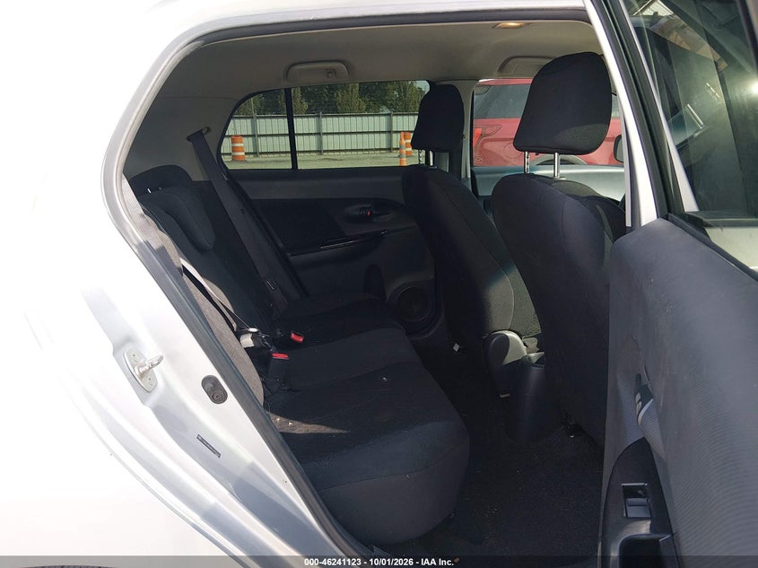 2010 SCION XD · Фото 8