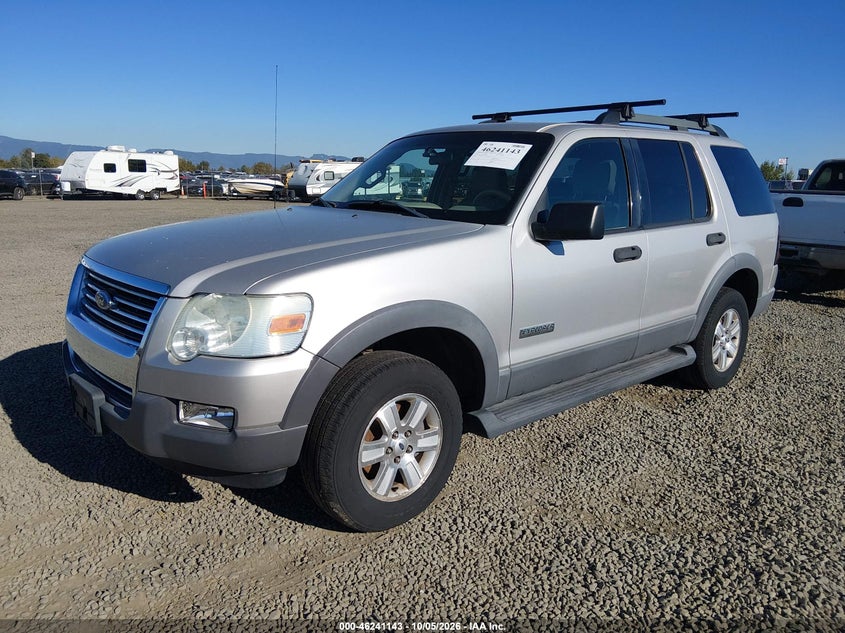 2006 Ford Explorer Xlt, Normal Wear & Tear, IAAI, VIN 1FMEU73E76UB44796 — photo 2