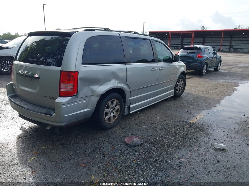Vin: 2a4rr5d18ar273590, lot: 46741221, chrysler town & country touring 20104