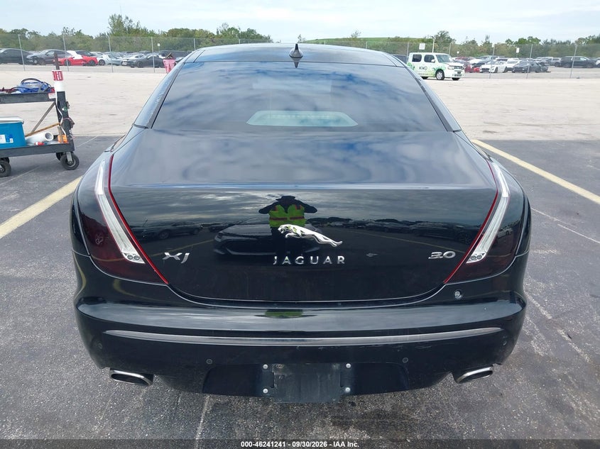 JAGUAR XJ - zdjęcie 16