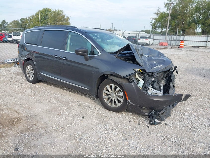 Vin: 2c4rc1bg2hr764478, lot: 46741412, chrysler pacifica touring-l 2017 img_1