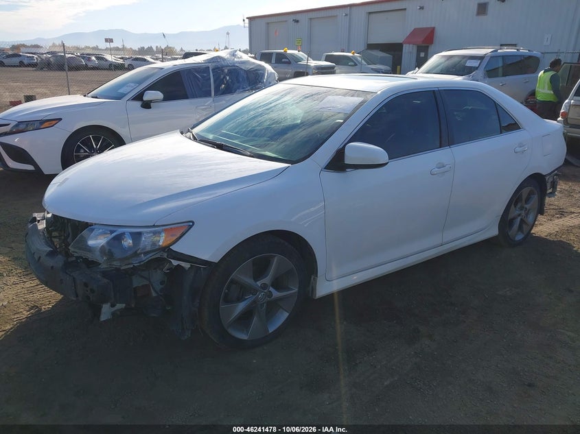 Vin: 4t1bk1fk1eu544262, lot: 46741472, toyota camry se v6 20142
