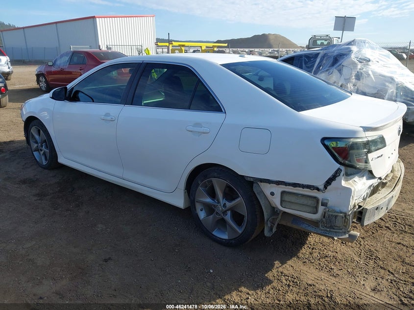 Vin: 4t1bk1fk1eu544262, lot: 46741472, toyota camry se v6 20143