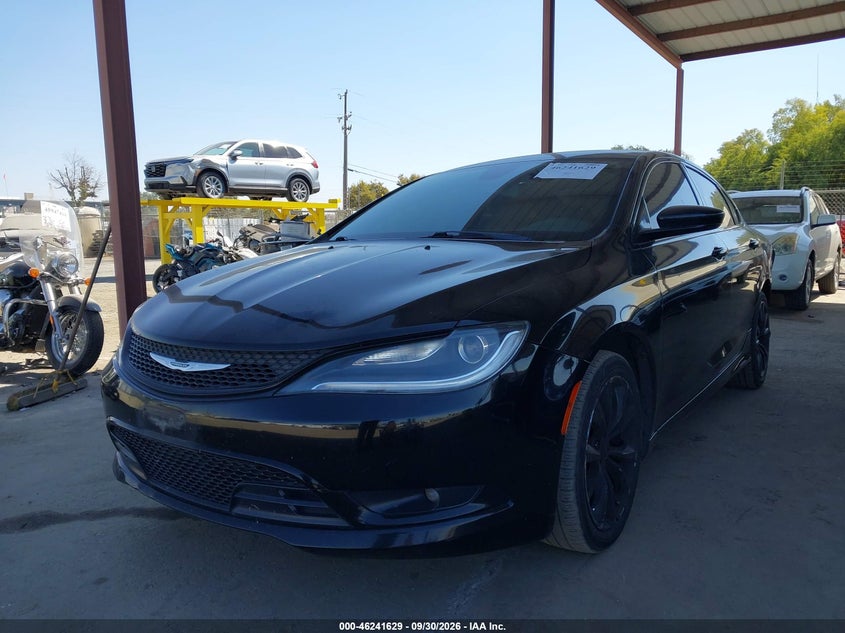 2015 Chrysler 200 S, Rear, IAAI, VIN 1C3CCCBB2FN596944 — photo 2