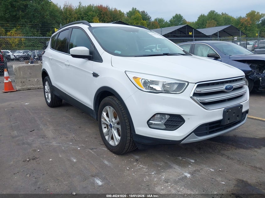 Vin: 1fmcu9gd6jua15199, lot: 46741814, ford escape se 20181