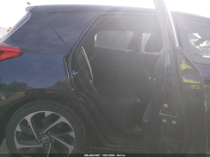 TOYOTA COROLLA IM - zdjęcie 8