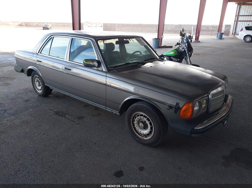 1984 MERCEDES-BENZ 300