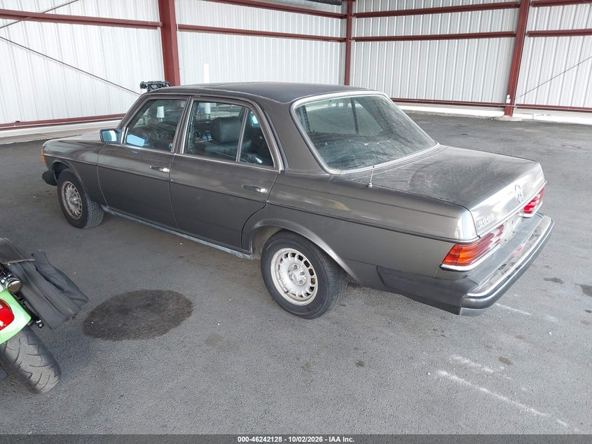 1984 MERCEDES-BENZ 300