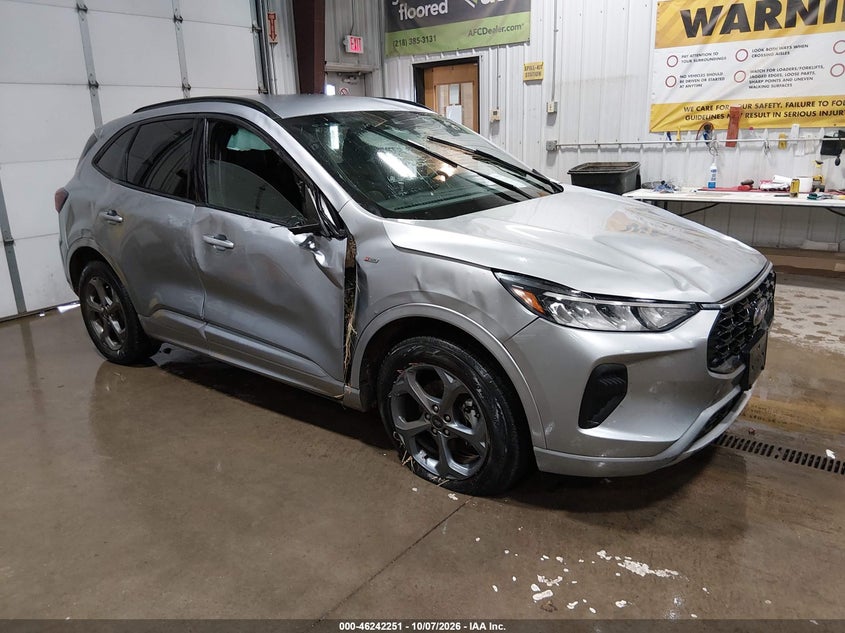 Vin: 1fmcu9mn7pua57046, lot: 46742245, ford escape st-line 2023 img_1