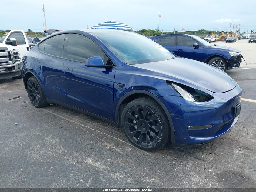 Vin: 5yjygdeexmf266093, lot: 46742418, tesla model y long range dual motor all-wheel drive 2021 img_1