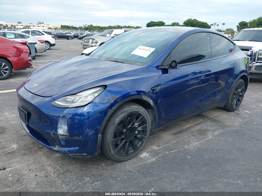 Vin: 5yjygdeexmf266093, lot: 46742418, tesla model y long range dual motor all-wheel drive 20212