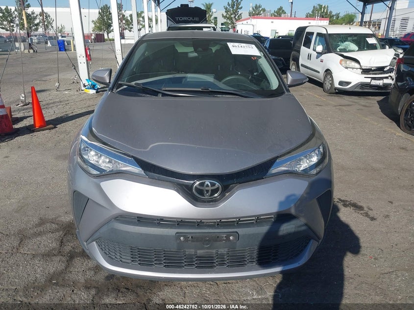 TOYOTA C-HR - zdjęcie 12