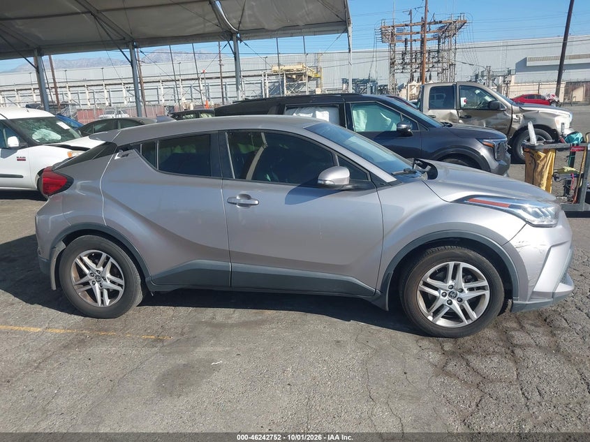 TOYOTA C-HR - zdjęcie 13