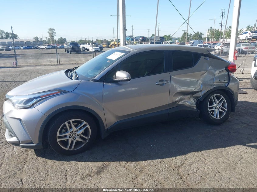 TOYOTA C-HR - zdjęcie 14