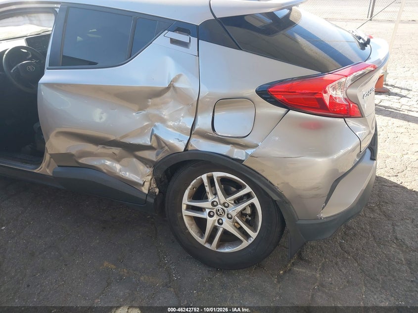 TOYOTA C-HR - zdjęcie 6