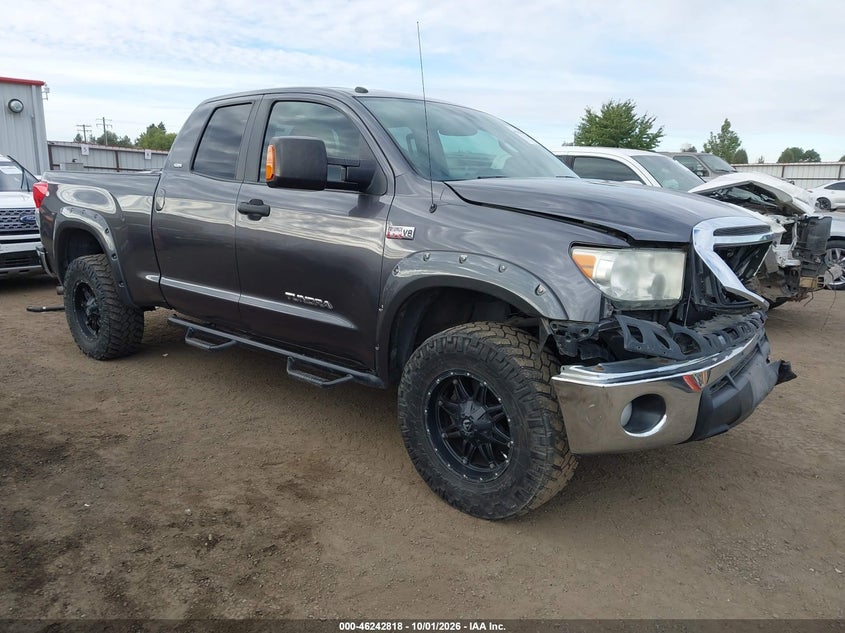 Vin: 5tfuy5f13bx196288, lot: 46742812, toyota tundra grade 5.7l v8 2011 img_1