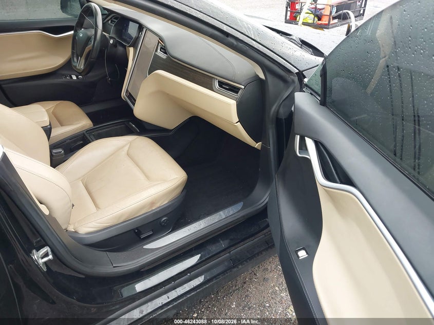 TESLA MODEL S - zdjęcie 5