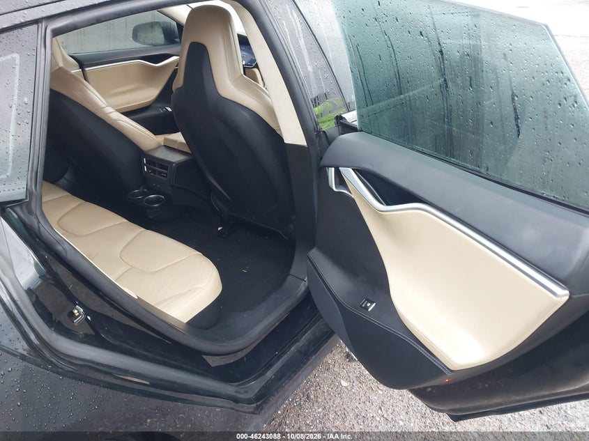 TESLA MODEL S - zdjęcie 8