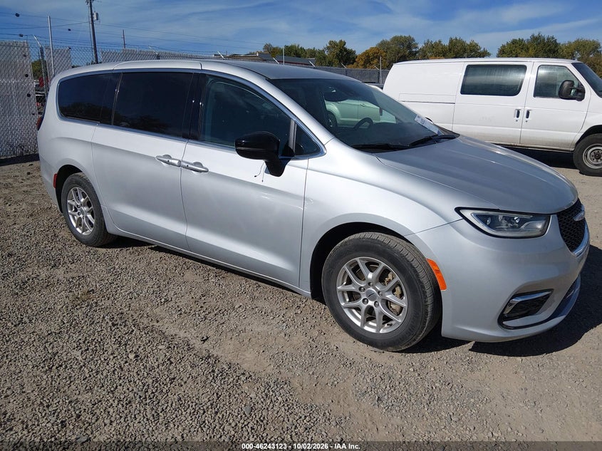 Vin: 2c4rc1bg8rr132747, lot: 46743117, chrysler pacifica touring l 20241