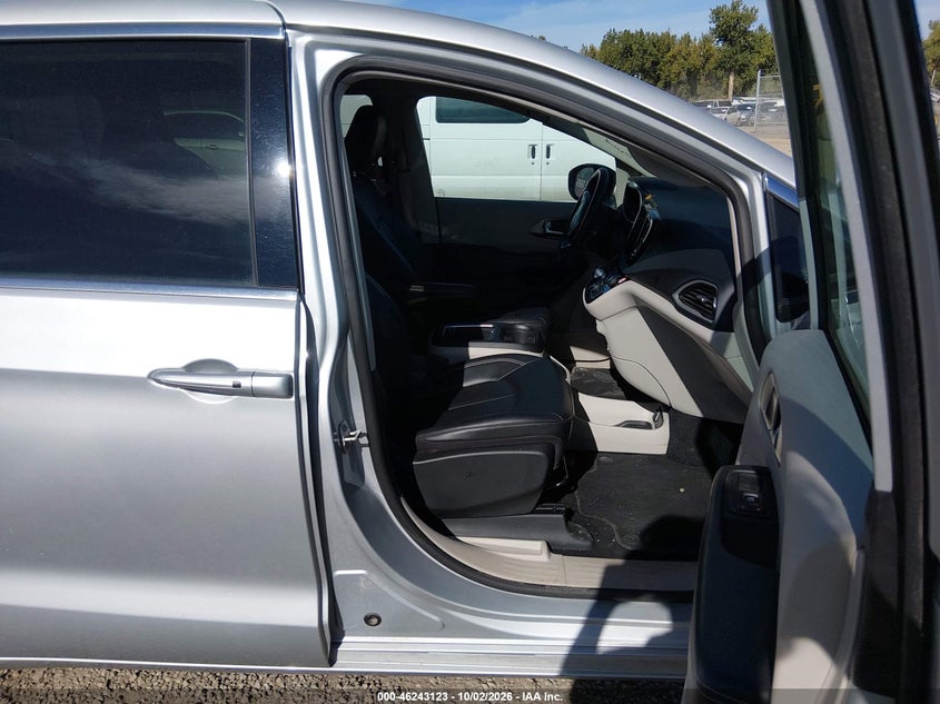 2024 CHRYSLER PACIFICA TOURING L · Фото 5