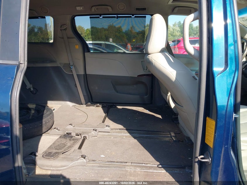 TOYOTA SIENNA 2011 VIN 5TDYK3DC9BS135321