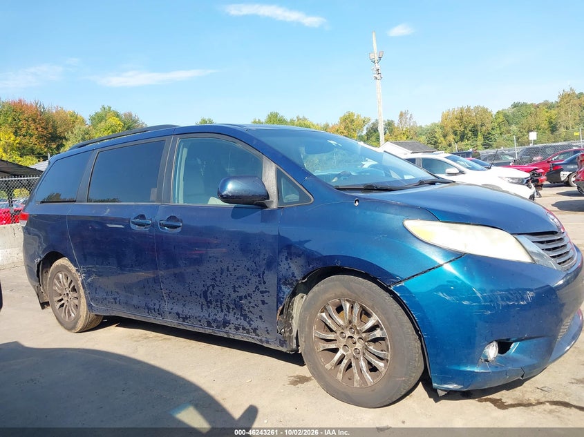 2011 TOYOTA SIENNA XLE V6 · Photo 13