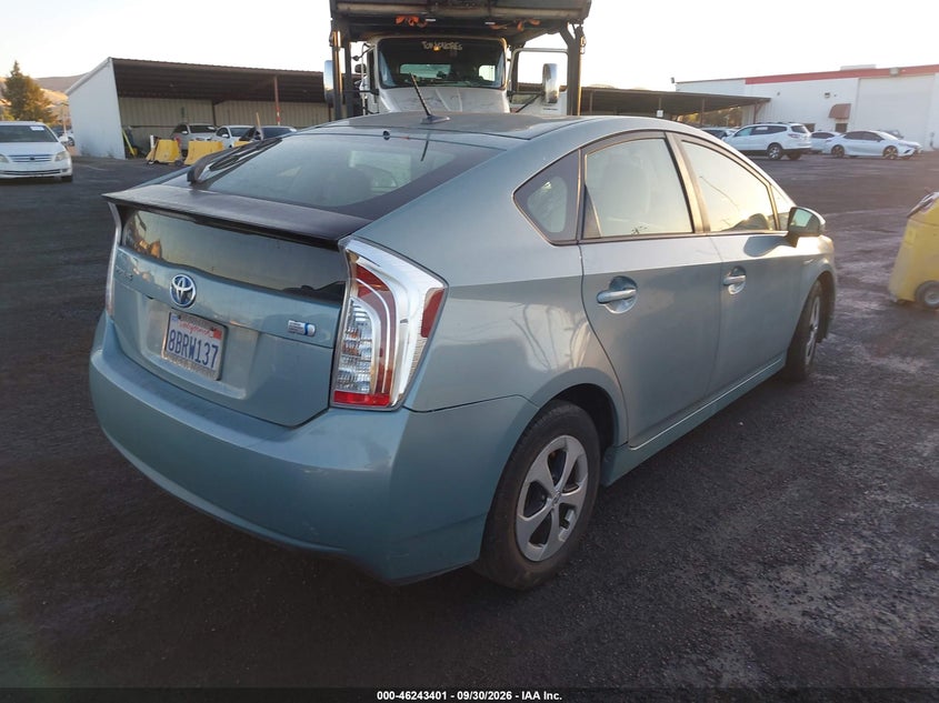 2014 TOYOTA PRIUS auction photo 4