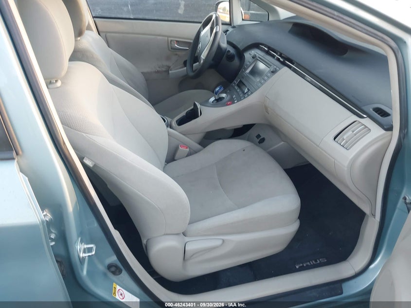2014 TOYOTA PRIUS auction photo 5