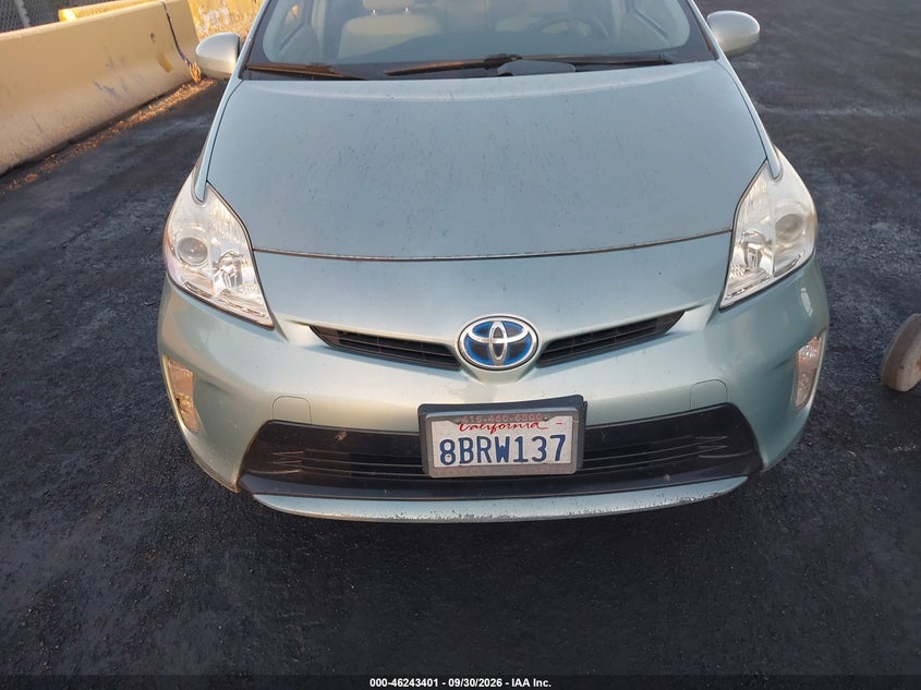 2014 TOYOTA PRIUS auction photo 6