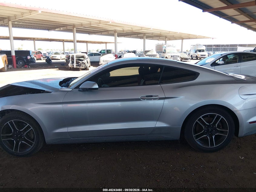 FORD MUSTANG - zdjęcie 15